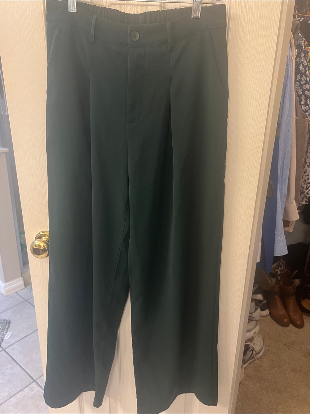 Women’s Dark Green Wide-Leg Dress Pants